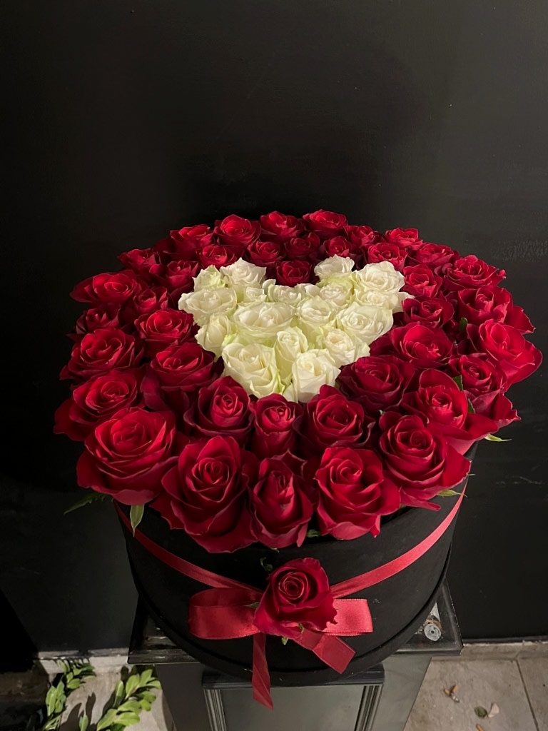 Beyaz Güllü Kalp Kutu Secret Heart